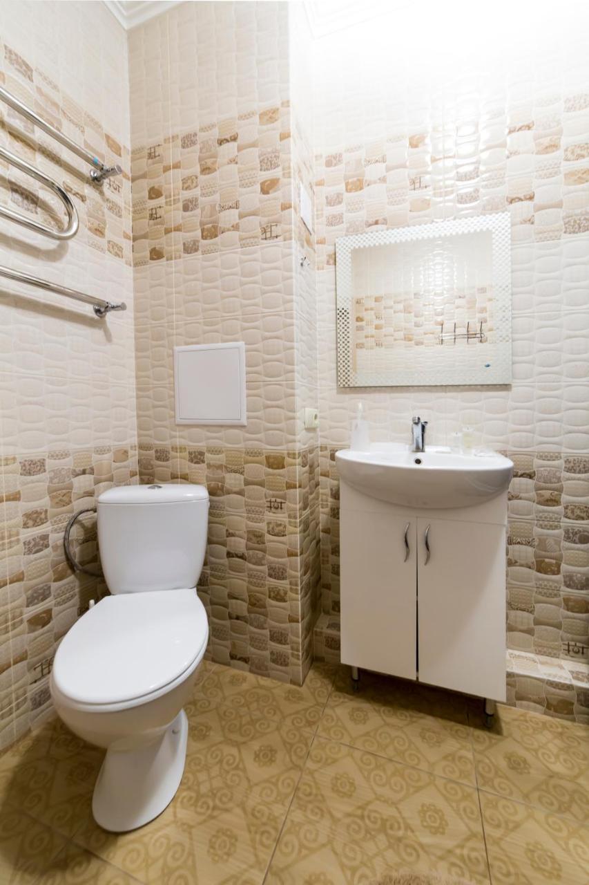 Studio Apartment on Bazhana Kiev Esterno foto