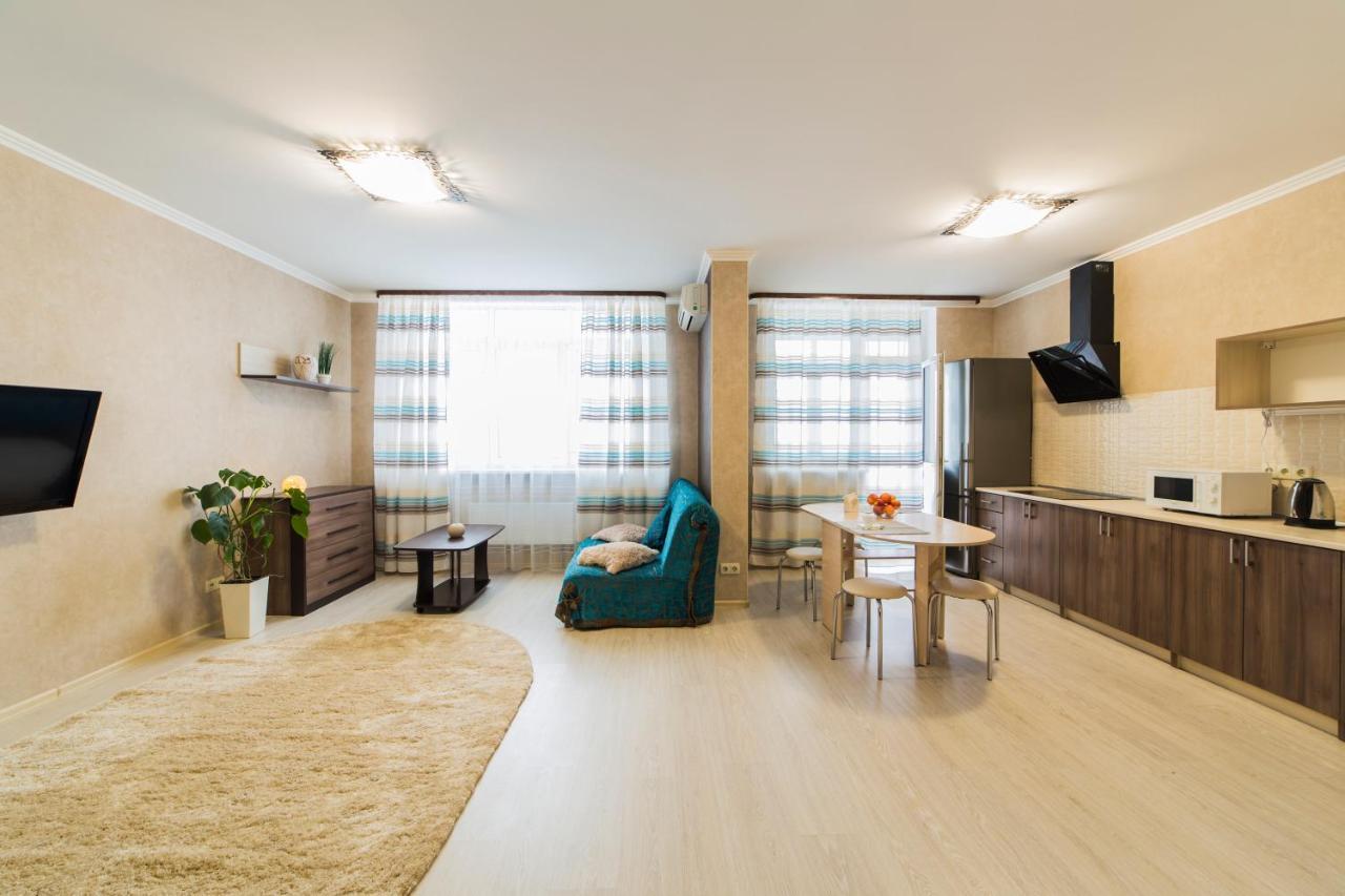 Studio Apartment on Bazhana Kiev Esterno foto