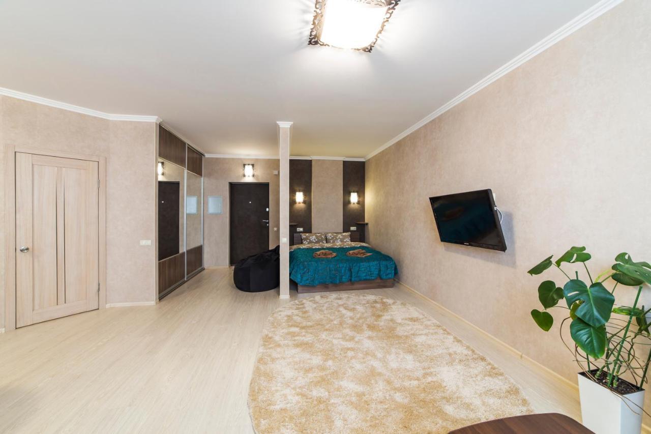 Studio Apartment on Bazhana Kiev Esterno foto